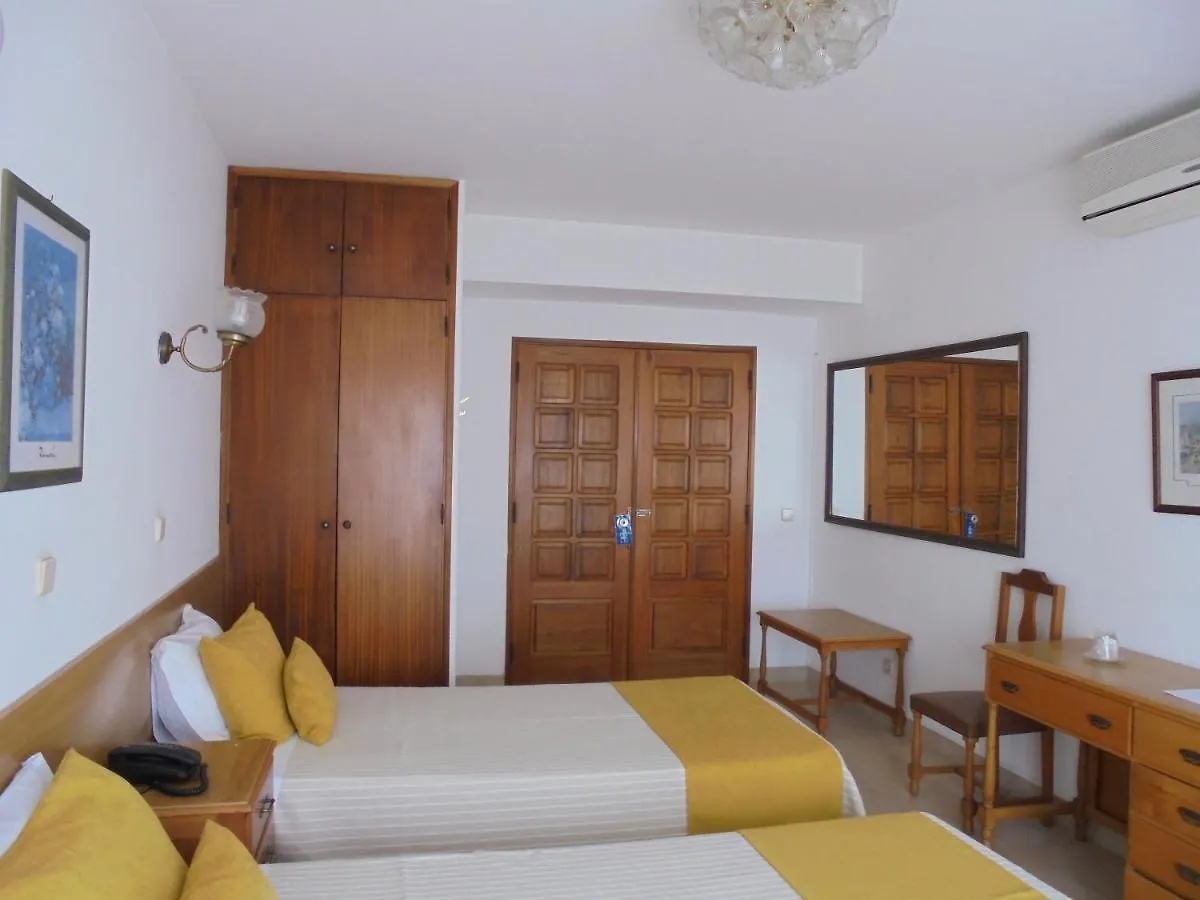 Boutique Hotel Marina S. Roque Lagos 2*,